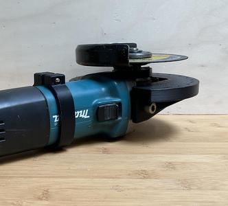 Tool to cut sheetmetal by a defined thickness - suitable for Makita grinder diameter 125mm