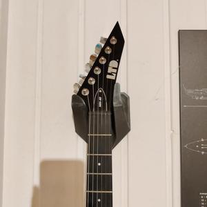 Guitar wall mount ESP LTD MH-10