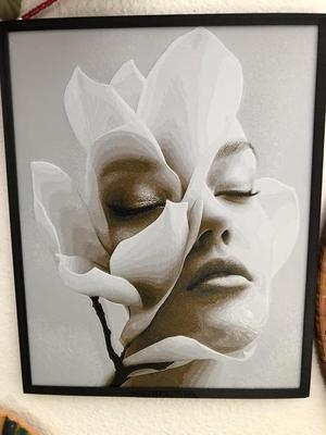 Flower Woman (Hueforge)   