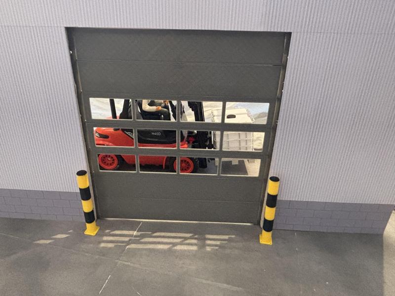 Protective bollard 1/14