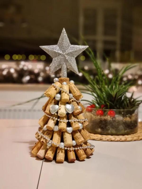 Christmas tree (54 wine corks)   