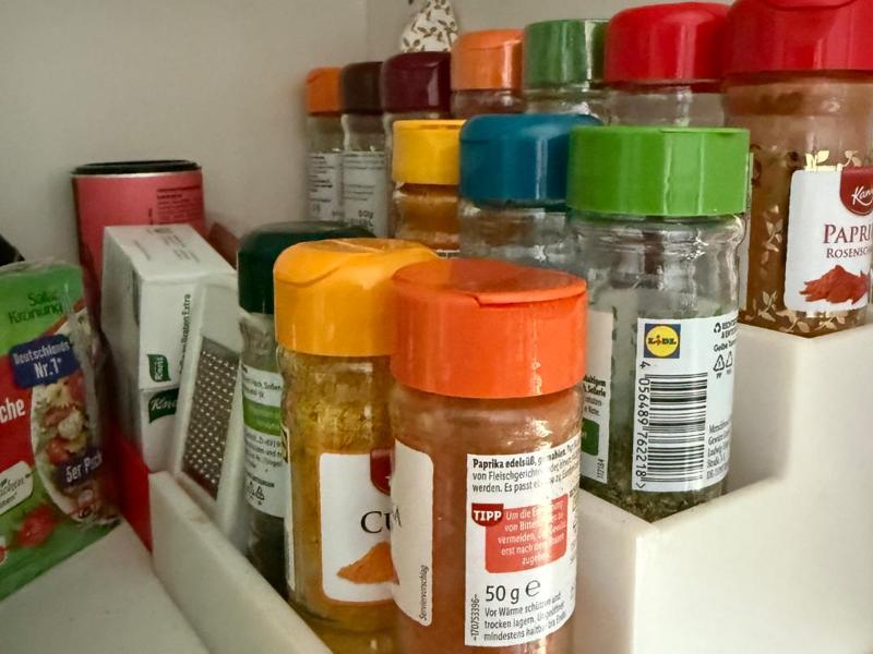 Adjustable Spice Rack