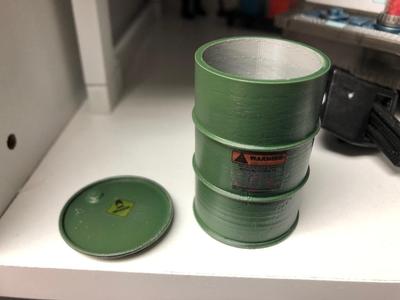 1:18 Oil Drum with removable Lid
