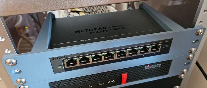 Netgear ProSafe GS108E v3 10" (& 19") Rack Mount   