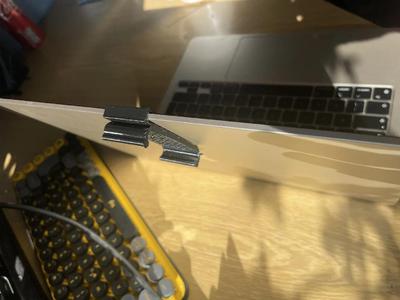 Samsung T7 Hook Mount (holder) on macbook screean #freecad   