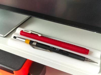 Simple pen holder   