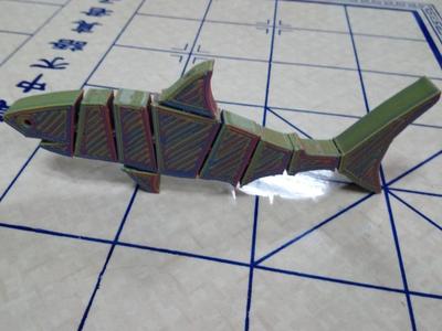 Flexi shark with hidden links