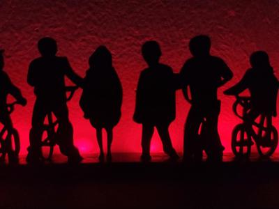 Stranger Things - Silhouette Friends Logo