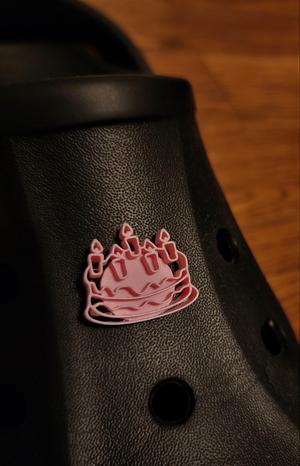 Croc cake charm