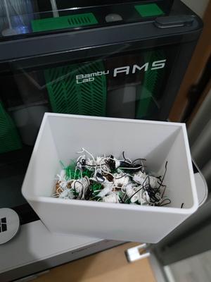 Magnetic poop catcher