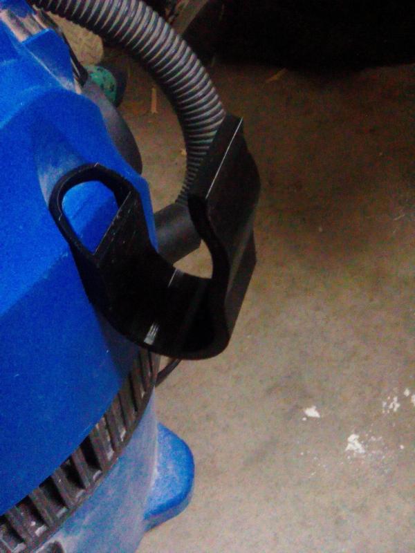 Nilfisk vacuum cleaner hose hook replacement / náhrada háčku pro zavěšení hadice vysavače