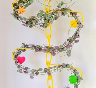 Curtain for very long ornamental plants