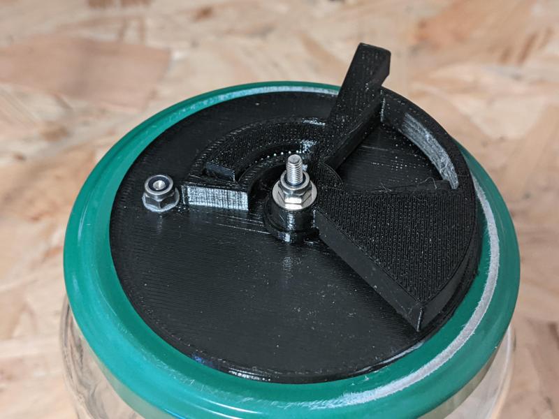 Automatically closing lid / Dispenser