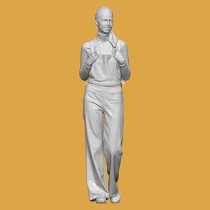 GIRL WALKING FOR DIORAMA