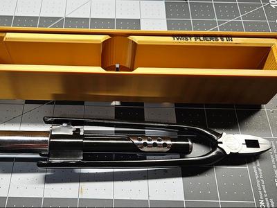 Titan 6in Twist Pliers Gridfinity Bin
