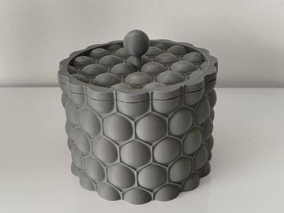 Storage box with lid
