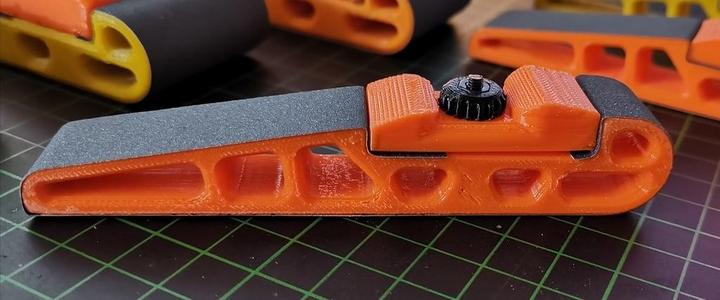 Small Mini Sanding Block - chamfered and 0.67in / 17mm wide