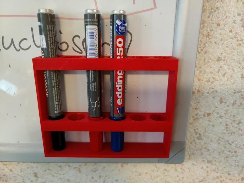 Magnetic bracket for whiteboard marker