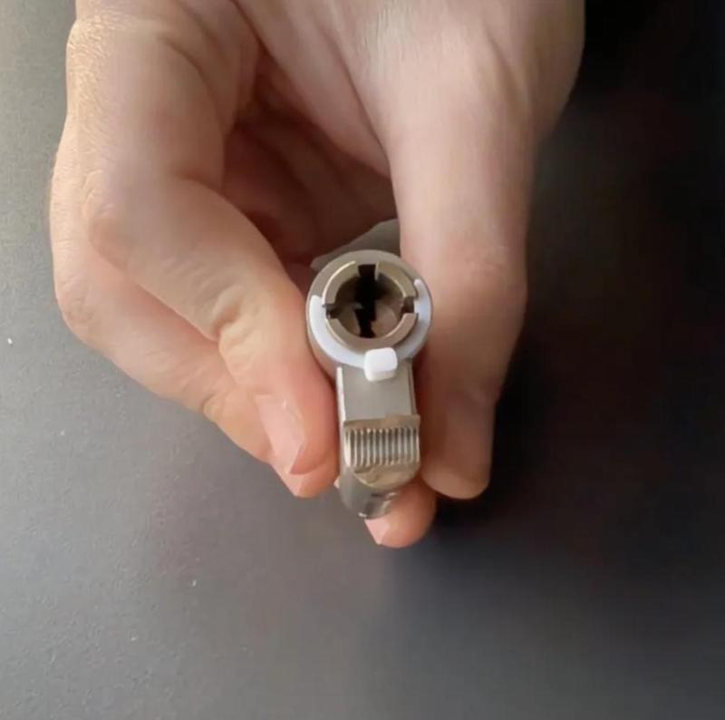 Euro Lock C Clip (Easy Peel)