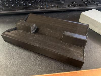 Sharpening stone holder for TOTA broadheads