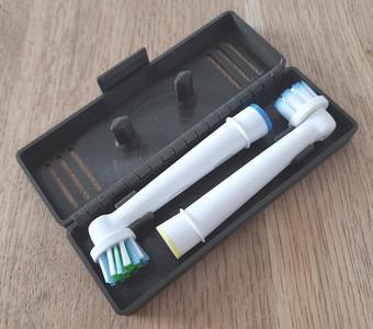 Oral-B 2/4/6 Toothbrush Head Travel Case and Stand