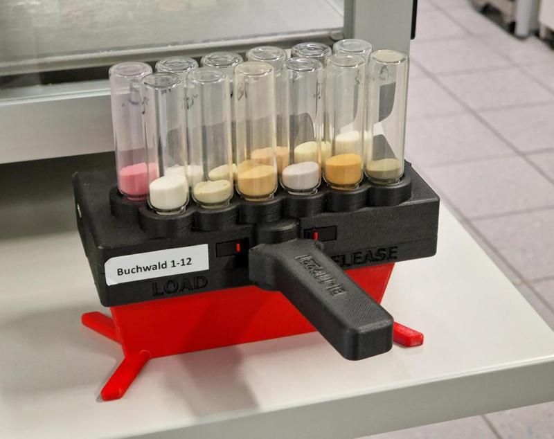 Manual Chembead Dispenser 