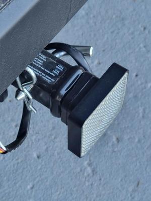 Trailer hitch adapter