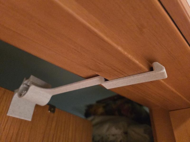 Cat Door Holder - v5