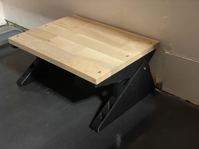 Adjustable foot rest