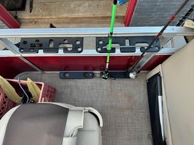Sun Tracker 20 DLX Fishing Rod Holders