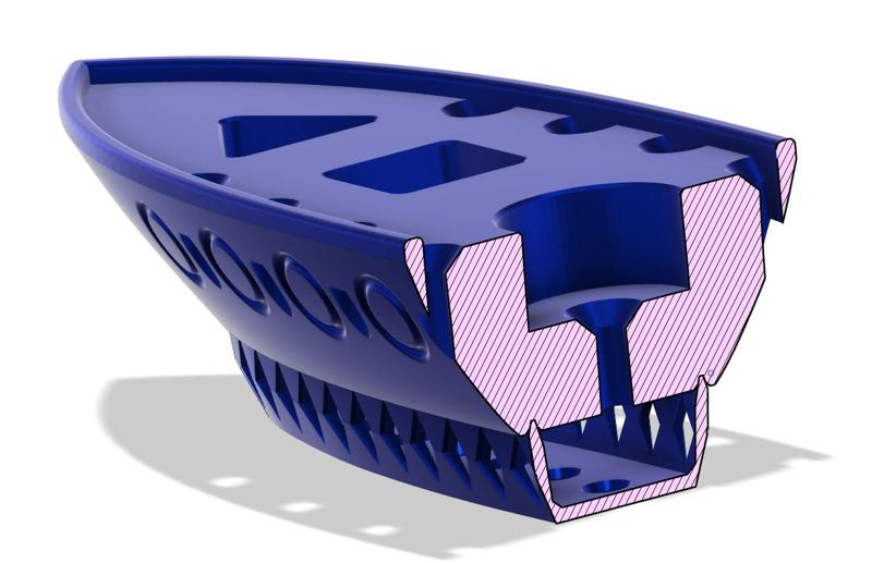 Toy boat with improved draining and balancing