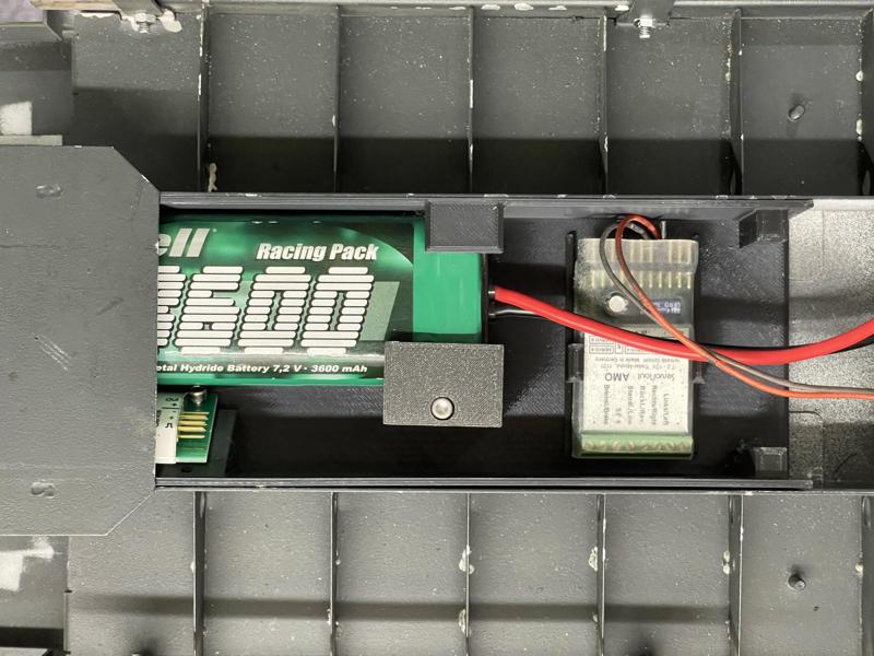 Carson Goldhofer 1:14 Battery Holder with top - Akkuhalter