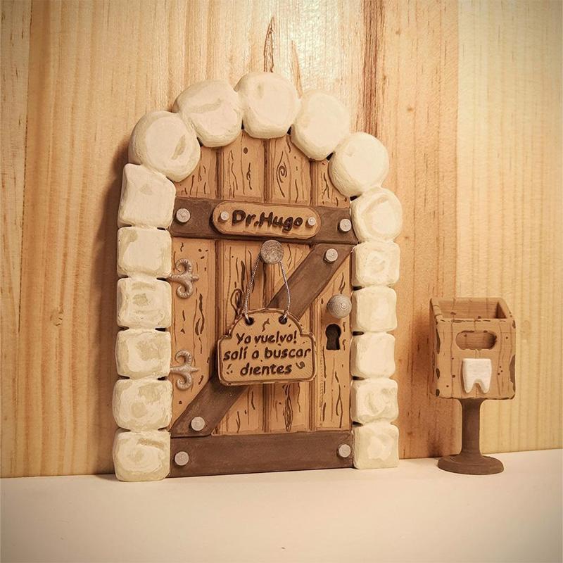 Tooth mouse door
