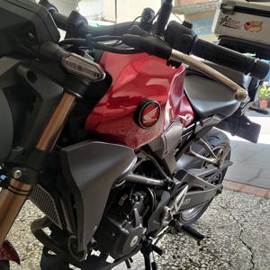 Honda CB300R Fuel tank round logo bracket