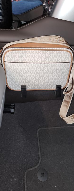 Purse holder for late model Chevy Tahoe