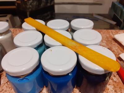 Špachtle na rozmíchání barev