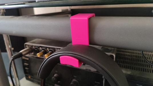 Double Hook for a Headphone with wide Headband