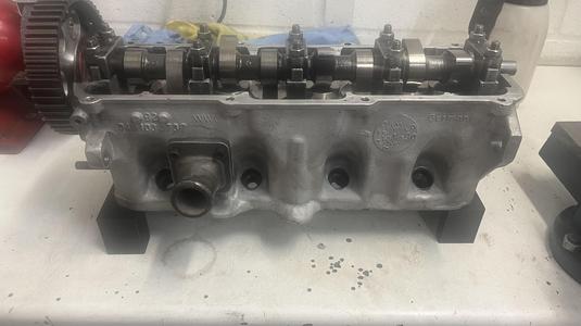 Volkswagen 1.6L/1.8L Head Stand