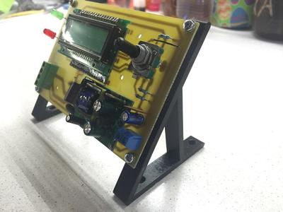 Customizable PCB angle holder