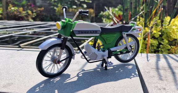 Zundapp CS50 yaer 1977 scale 1:10 designer Ed van der Heijden