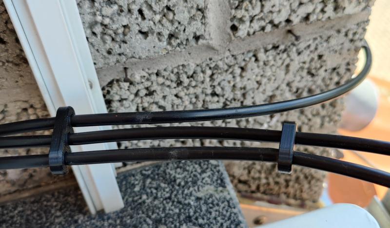 Klammern, um Gardena Micro-Drip Verteilerrohr 4,6 mm (3/16") zu bündeln/ Clamps to bundle Gardena Micro-Drip distributor pipe 4.6 mm (3/16")