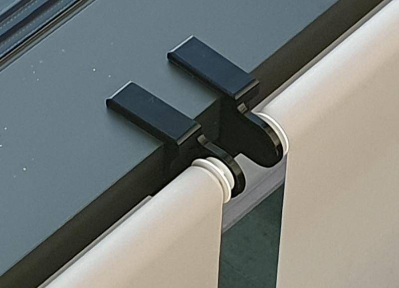 Roller blinder clamps