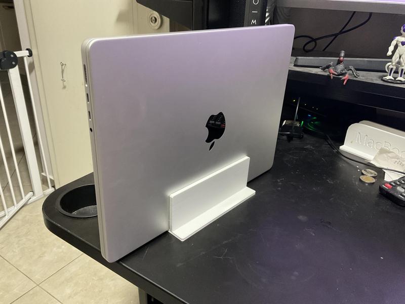 Mac M2 Pro 14 Inch Vertical Stand