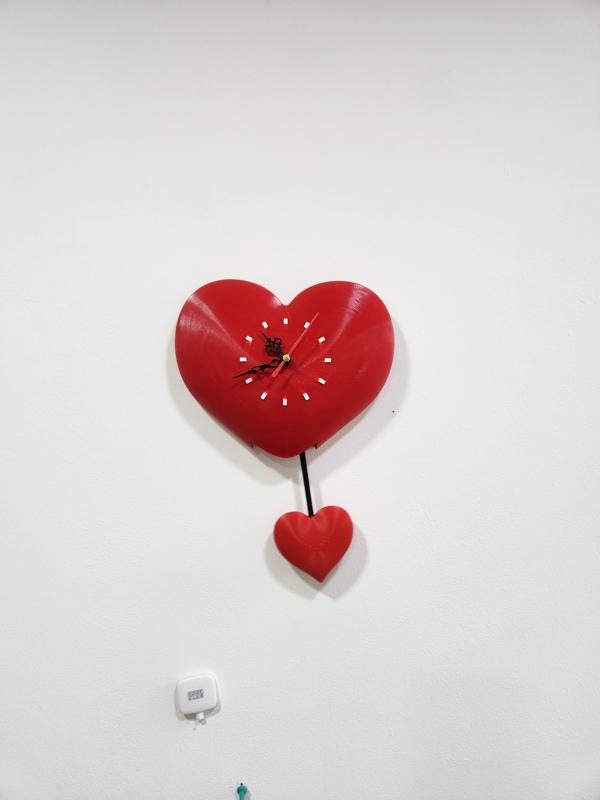 Heart wall clock