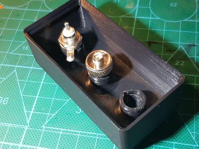 BNC female gridfinity bin, 2x1x4, locking