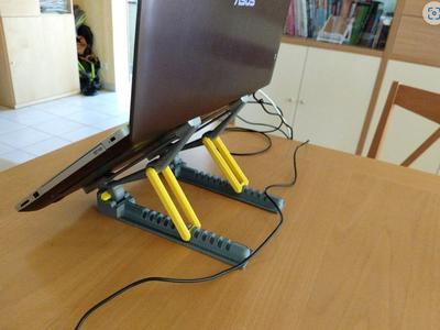 Adjustable Laptop Holder: Enhance Your Workspace