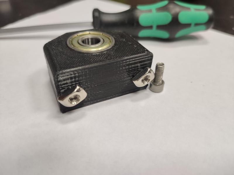 Z-Axis support, anti wobbling