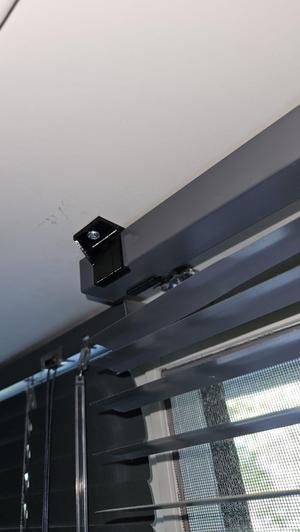 Blinds mounting