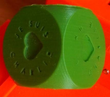 Dé_multilangue_jesuischarlie