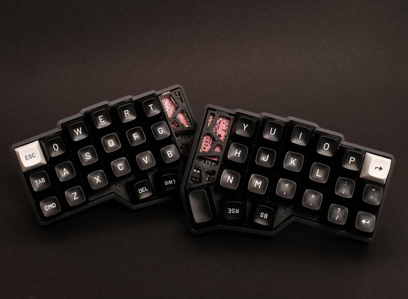 Cornehole Case for Corne Keyboard (CRKBD) wired TRRS Remix